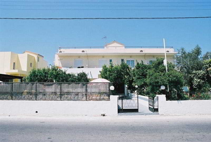 Lemon Trees Apartment Kremastí Exterior foto